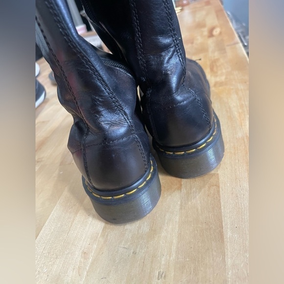 Dr. Martens Women  Smooth Black Leather Knee High  Boots Sz 8 - Picture 8 of 13